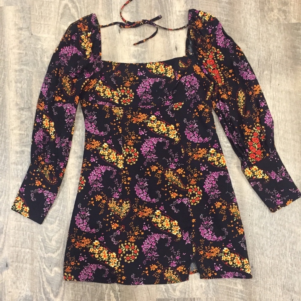 Never worn dress with vibrant, rich fall colors!
